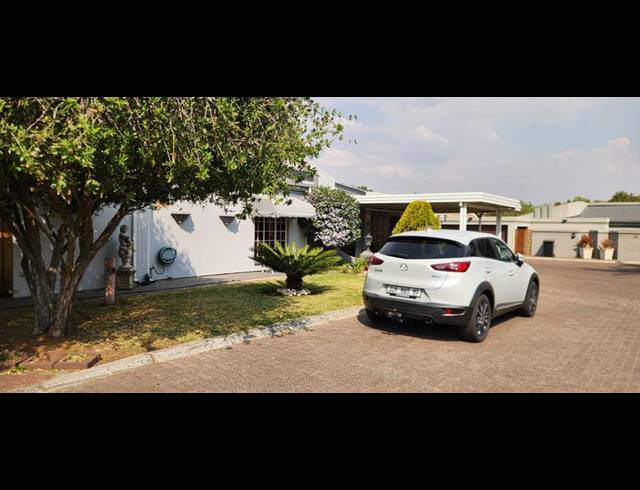 3 BEDROOM HOUSE FOR SALE IN SECUNDA CENTRAL